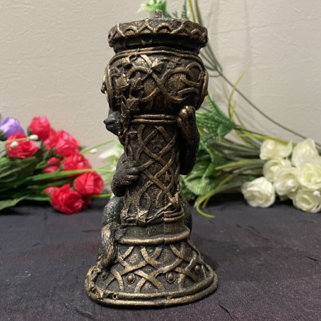 Кот с кубком